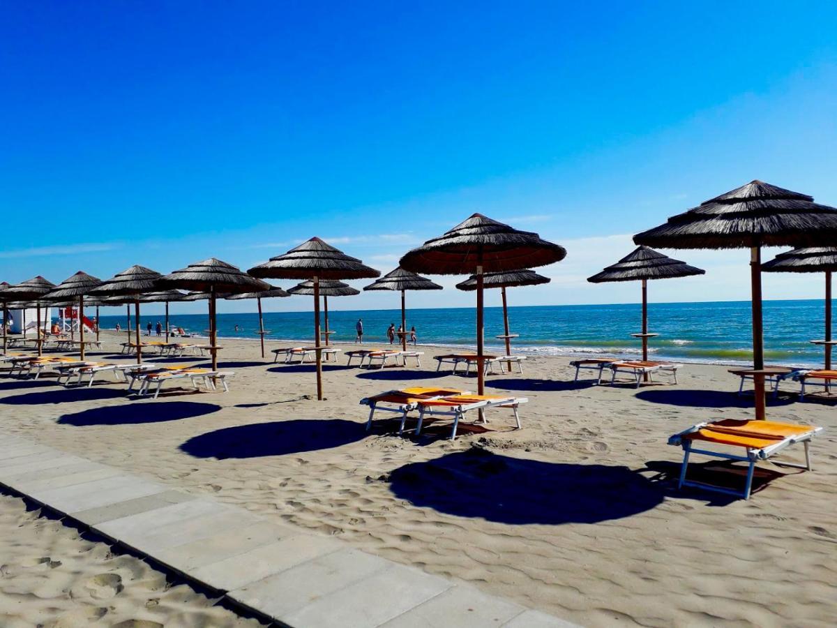 Dena Chalets - Lido Di Spina At The Beach Zewnętrze zdjęcie