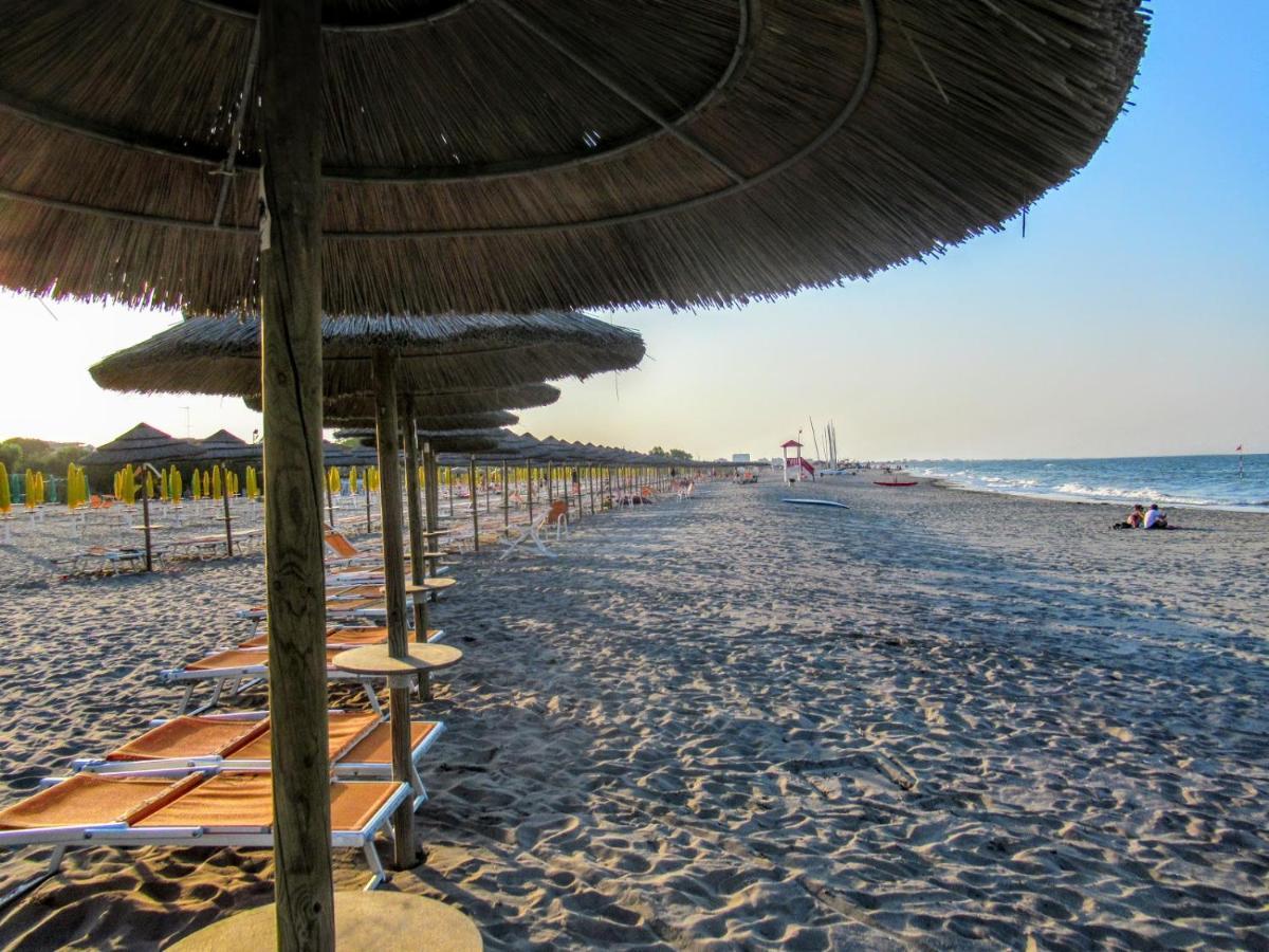 Dena Chalets - Lido Di Spina At The Beach Zewnętrze zdjęcie